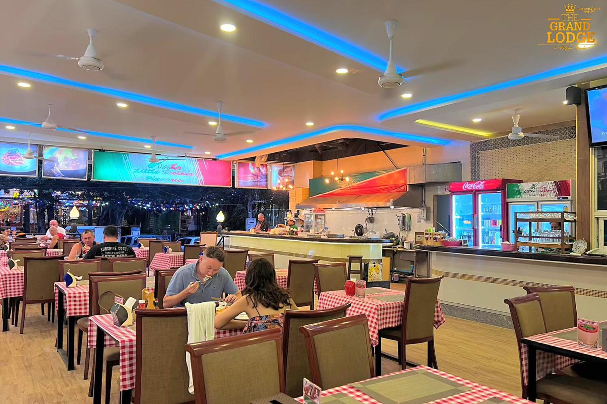 The Grand Lodge Pattaya Exterior photo